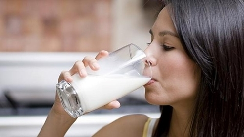 Sự thật ít ai biết về sữa tươi Uống nhiều có thể gây hại hơn bạn nghĩ
