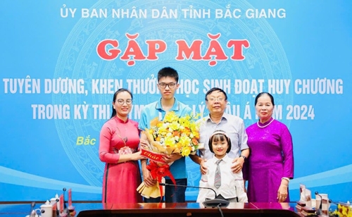Cú đúp của nam sinh Bắc Giang giành Huy chương Vàng Olympic Vật lý thế giới