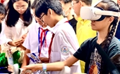 STEAMese Festival 2024 Trẻ em gái đam mê trải nghiệm sân chơi công nghệ