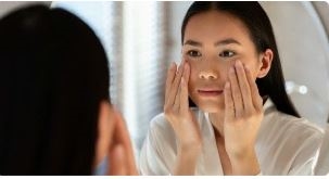 Mẹo chăm sóc da sau nặn mụn nhanh phục hồi