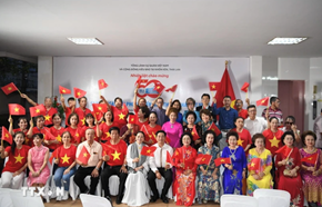 Kiều bào Đông Bắc Thái Lan xúc động nhớ về Đại thắng mùa Xuân 1975