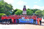 “Chuyến tàu Đại đoàn kết” - hải trình yêu thương đưa kiều bào ra thăm Trường Sa