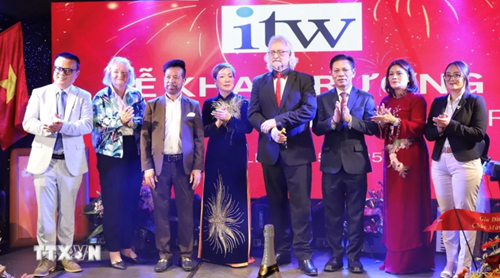 Khai trương trường dạy ngôn ngữ và nghề cho người Việt Nam tại Đức