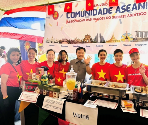 Quảng bá sản phẩm Việt Nam tại hội chợ quốc tế ẩm thực-văn hóa tại Brazil